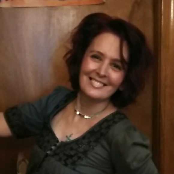 Meet your Posher, Thea - Picture 2 of 3